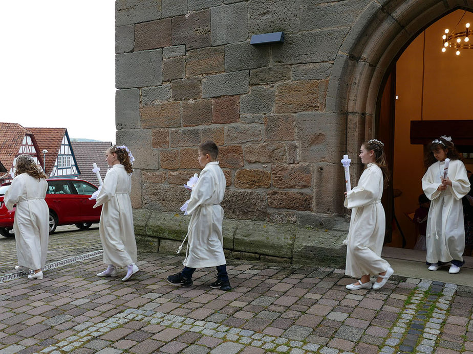 Feier der 1. Heiligen Kommunion in Sankt Crescentius (Foto: Karl-Franz Thiede)